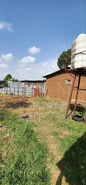 3bdrm House in ወሰን ካራ, Yeka for sale
