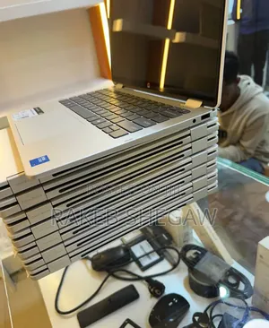 New Laptop HP OmniBook 5 Flip 16GB Intel Core i7 SSD 512GB