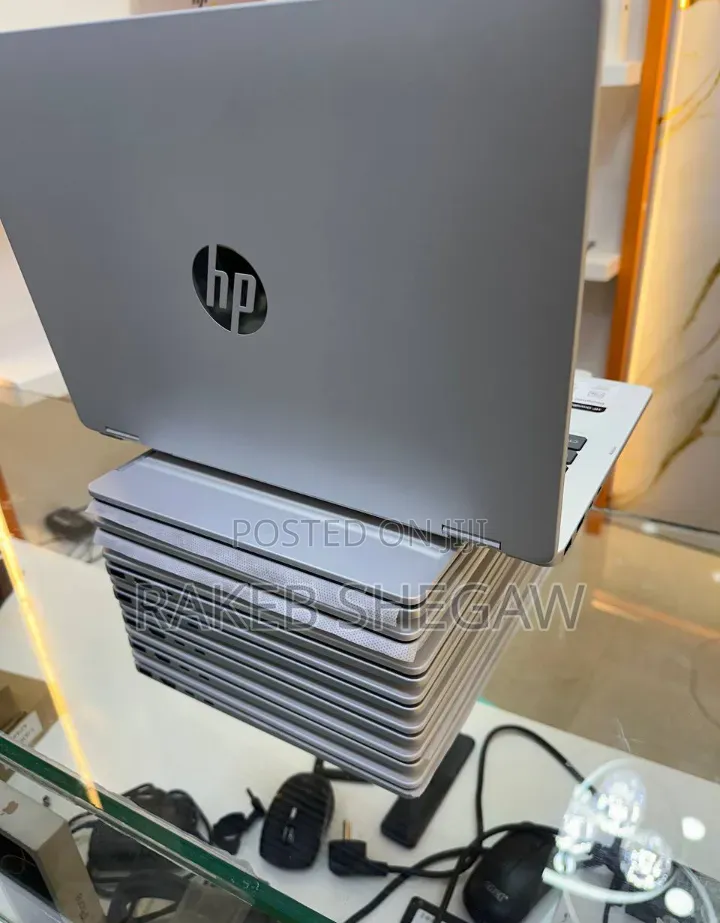 New Laptop HP OmniBook 5 Flip 16GB Intel Core i7 SSD 512GB