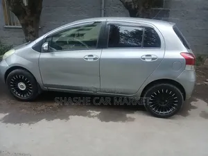 Toyota Yaris 2008 Gray