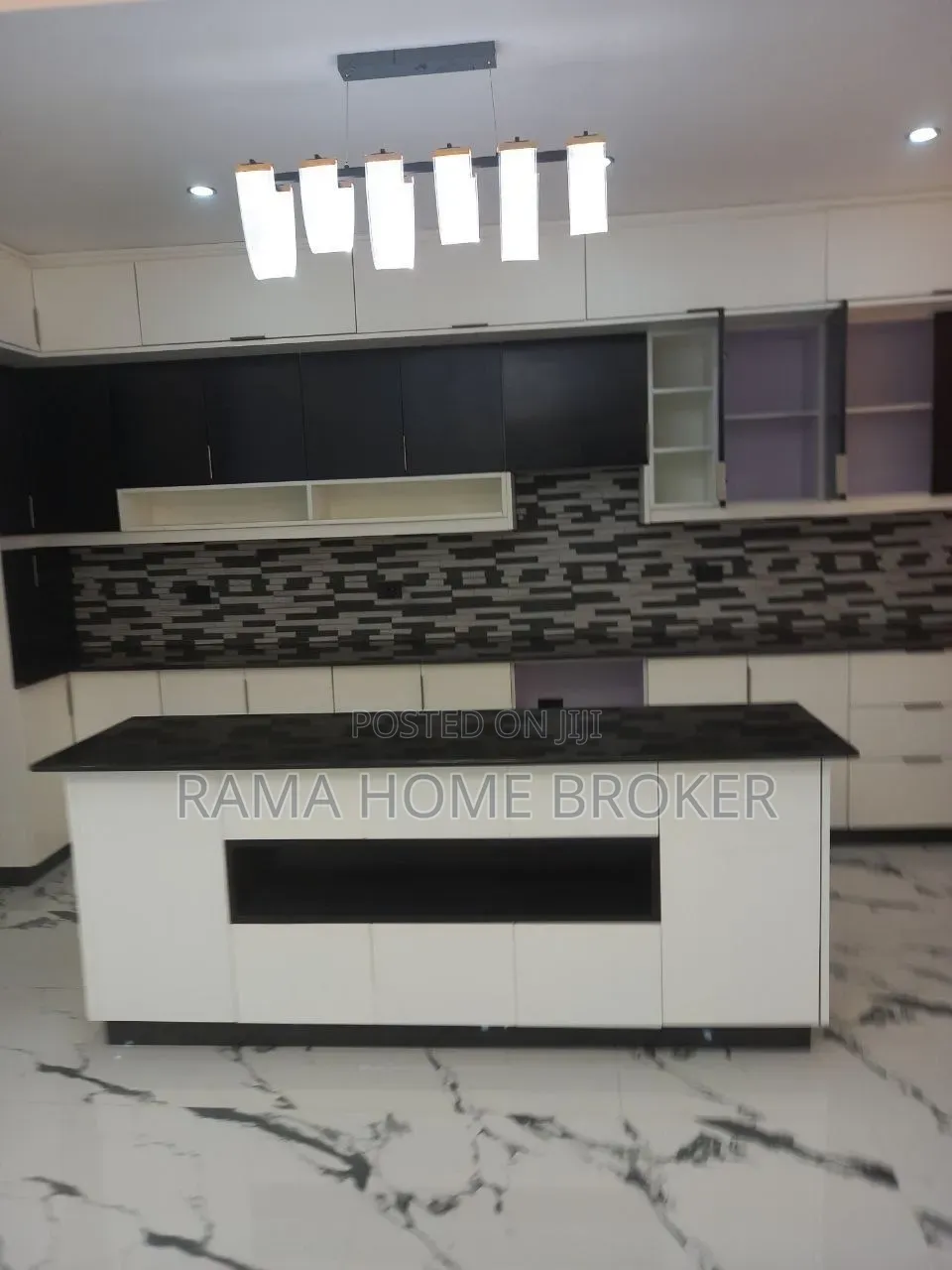 Furnished 5bdrm Villa in ዘመናዊ ቪላ መሀል አያት ጊፍት, Yeka for sale