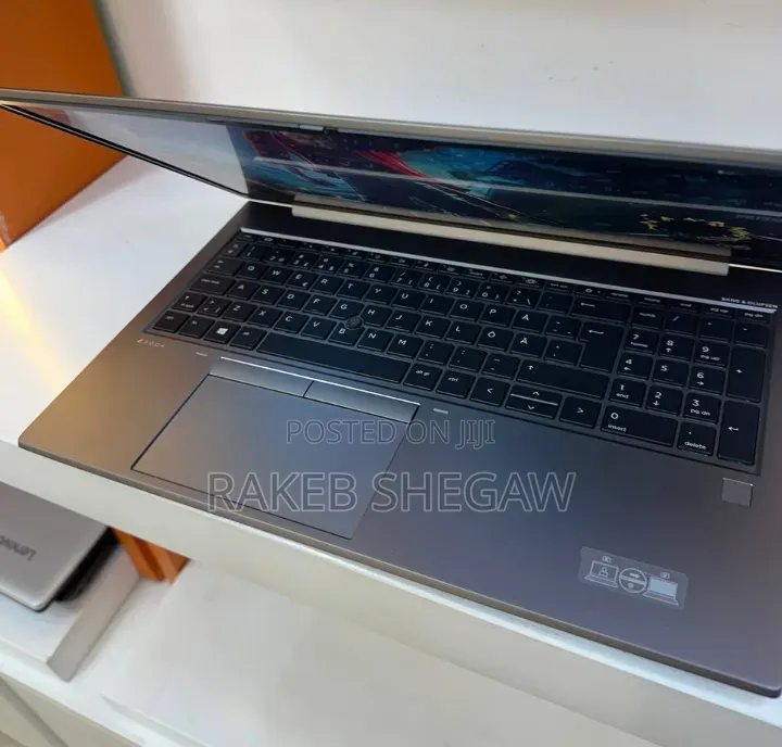 New Laptop HP ZBook Studio 16GB Intel Core i7 SSD 512GB