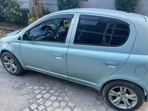 Toyota Vitz 2004 Blue