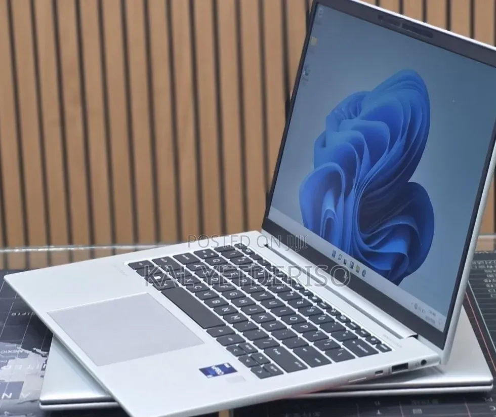 New Laptop HP EliteBook 840 G9 16GB Intel Core i7 SSD 512GB