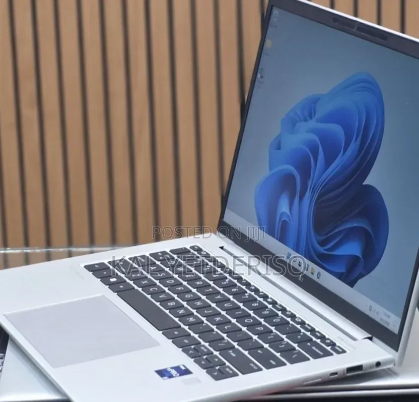 New Laptop HP EliteBook 840 G9 16GB Intel Core i7 SSD 512GB
