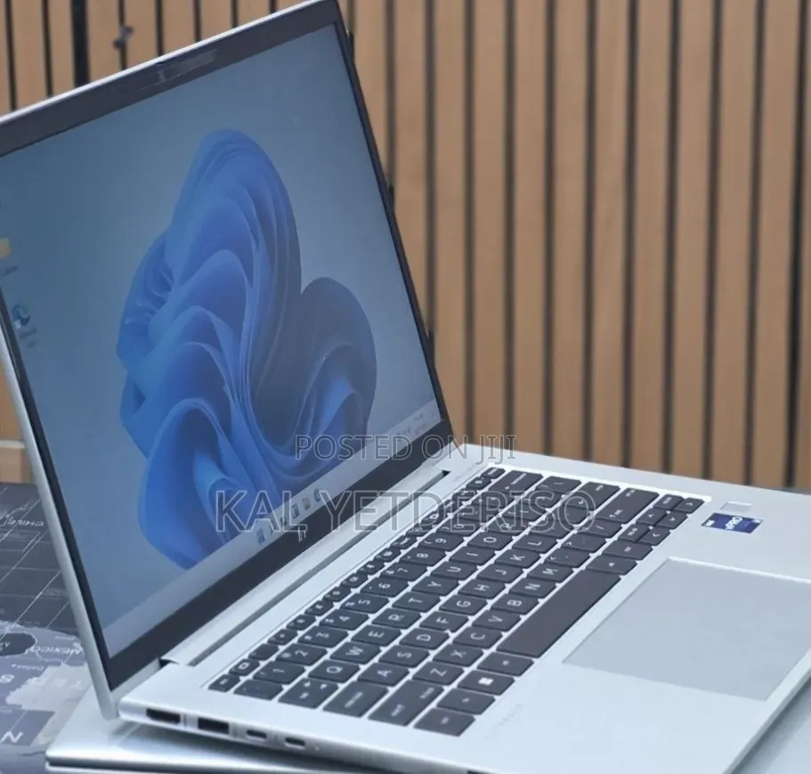 New Laptop HP EliteBook 840 G9 16GB Intel Core i7 SSD 512GB