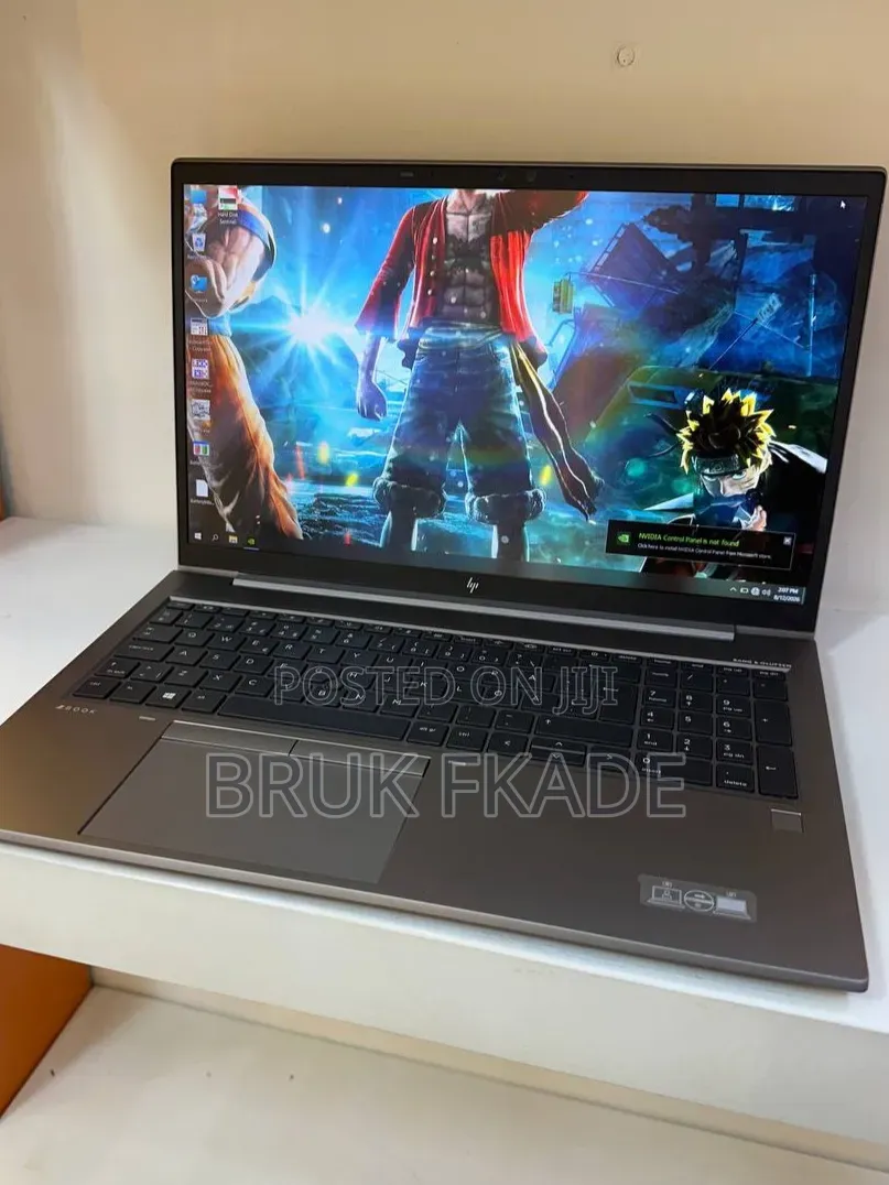 New Laptop HP ZBook Firefly G8 16GB Intel Core i7 SSD 512GB
