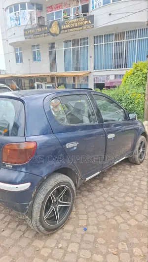 Toyota Vitz 2005 Blue
