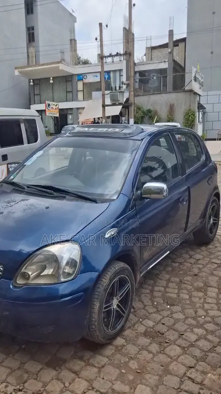 Toyota Vitz 2005 Blue