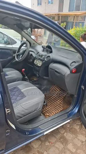 Toyota Vitz 2005 Blue
