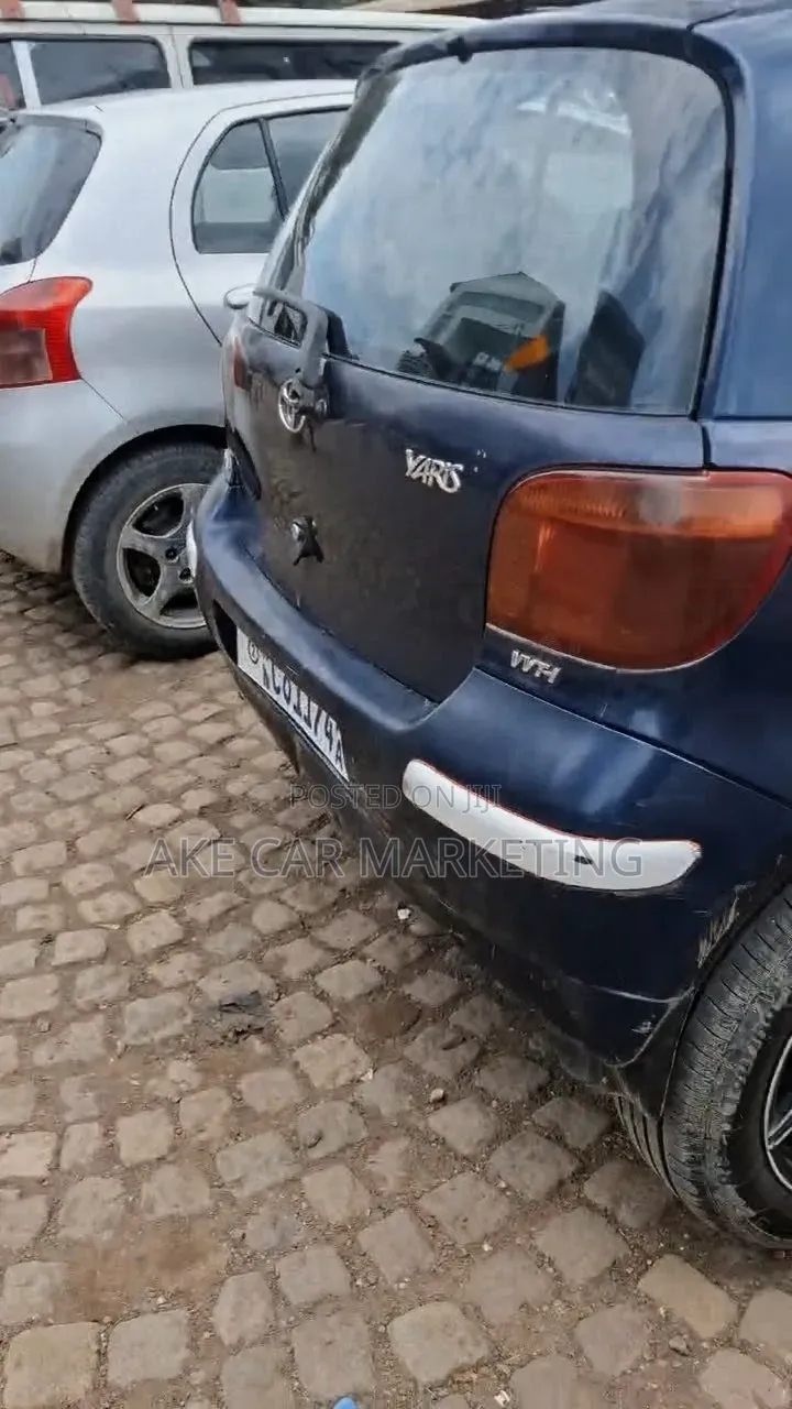 Toyota Vitz 2005 Blue