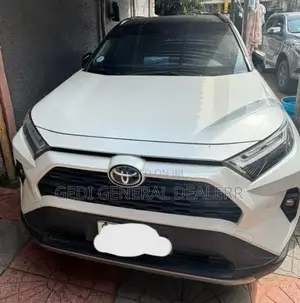 Toyota RAV4 2024 White