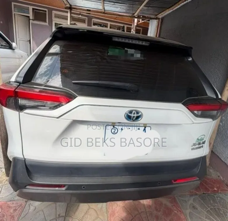 Toyota RAV4 2024 White