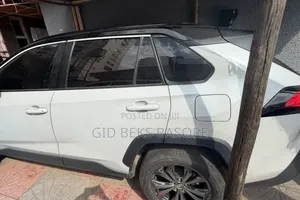 Toyota RAV4 2024 White