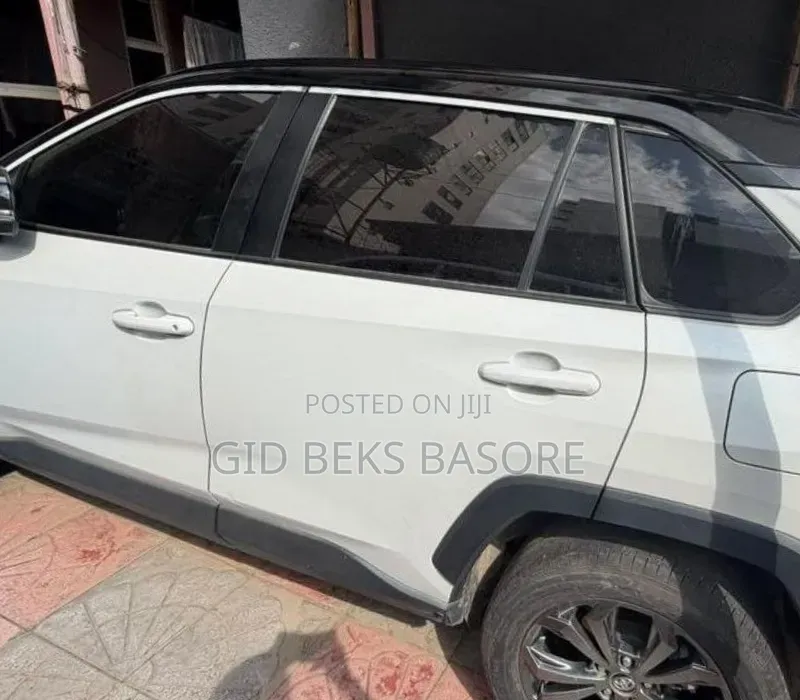 Toyota RAV4 2024 White