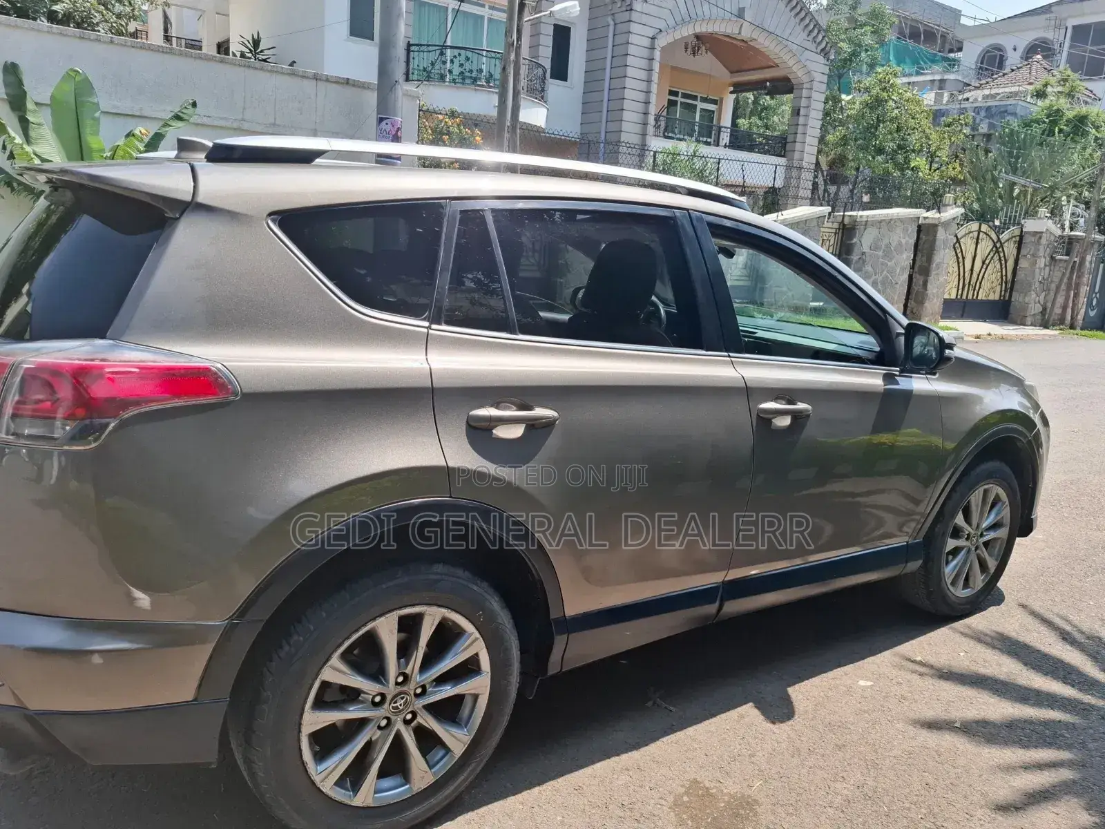 Toyota RAV4 2016 Brown