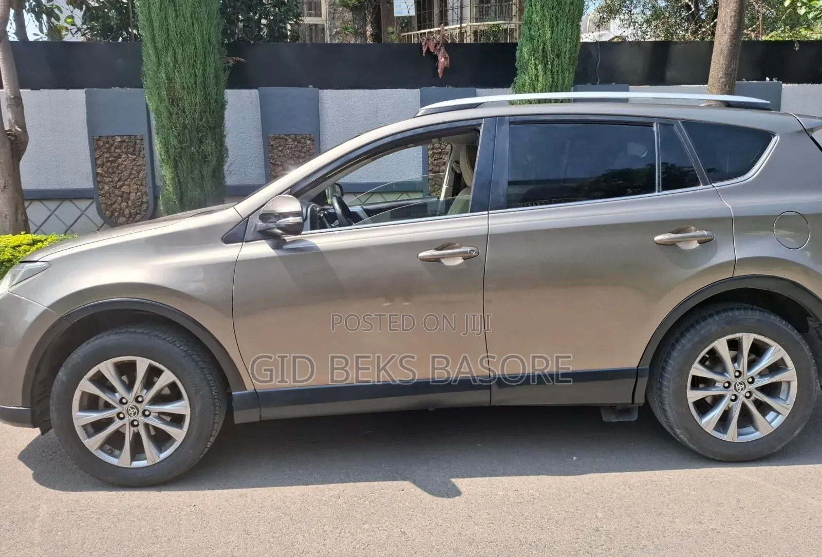 Toyota RAV4 2016 Brown