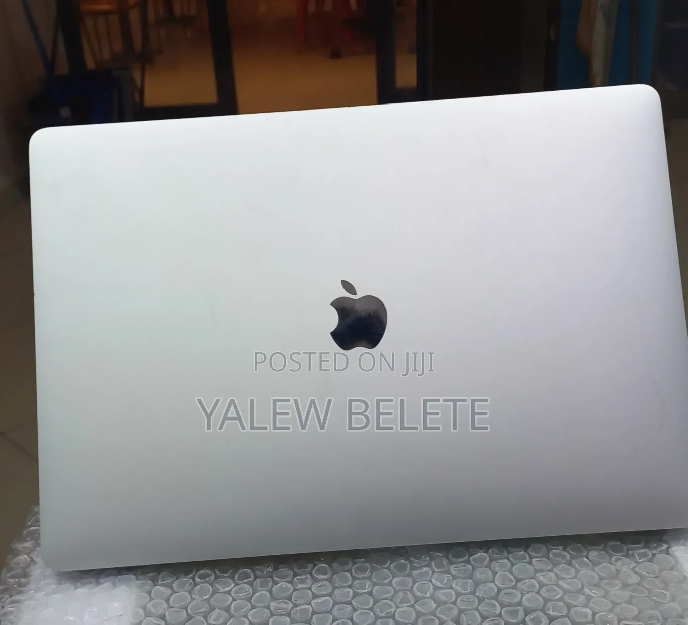 New Laptop Apple MacBook Pro 2018 16GB Intel Core i7 SSD 256GB