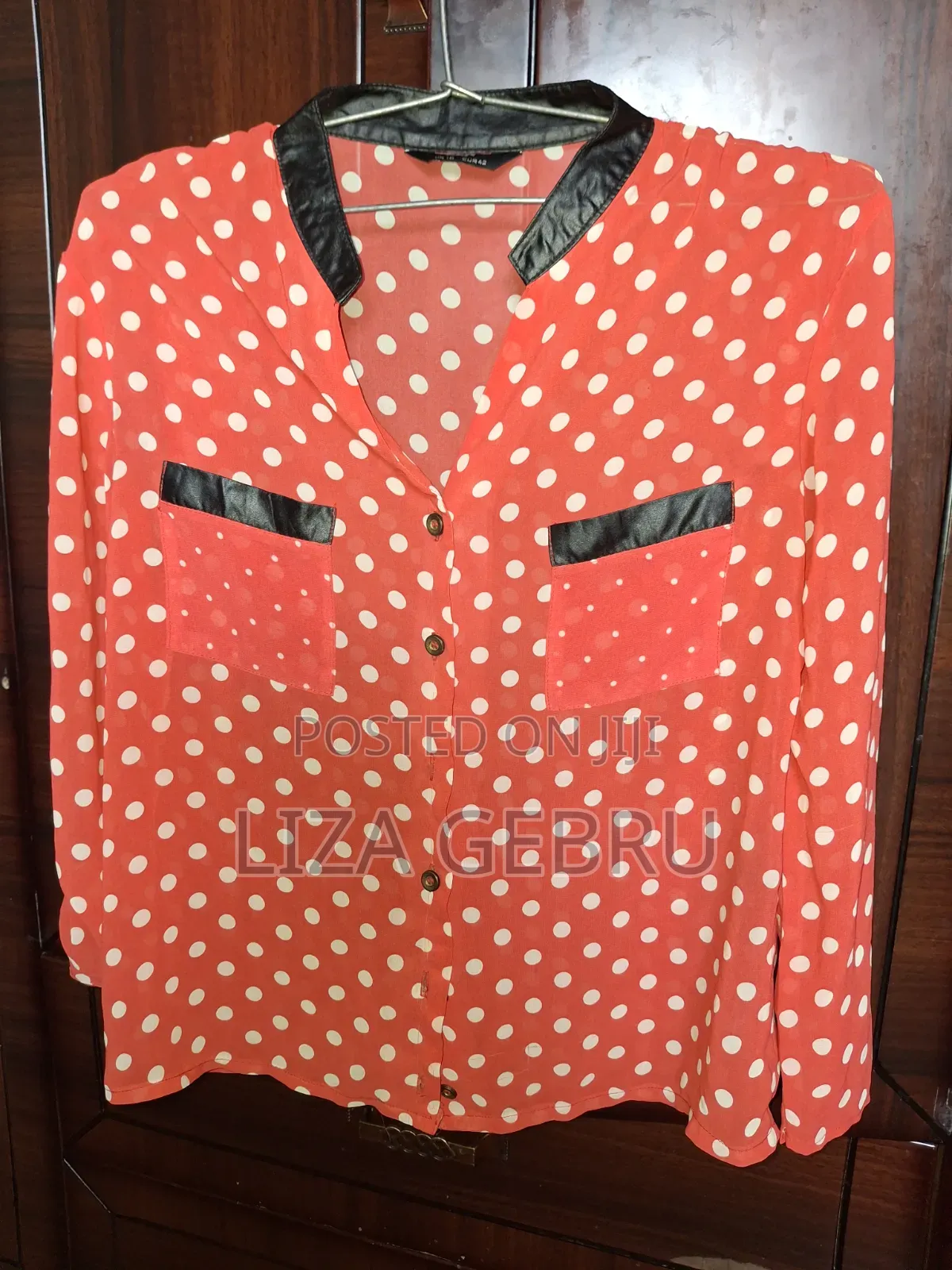 Used Like New Shirt. Size S,m