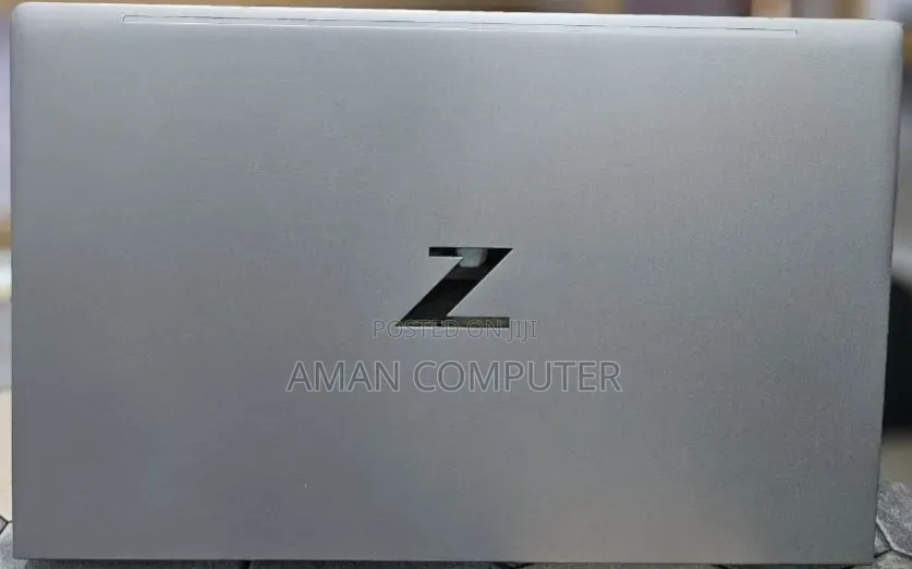New Laptop HP ZBook Firefly G8 16GB Intel Core i7 SSD 1T