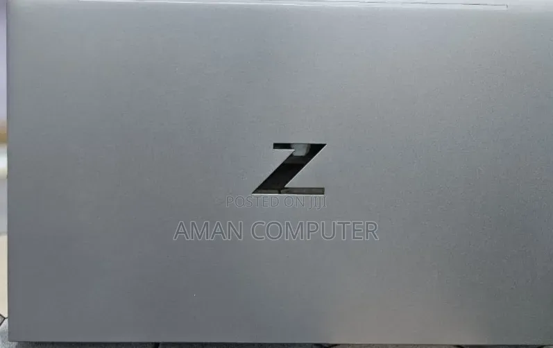 New Laptop HP ZBook Firefly G8 16GB Intel Core i7 SSD 1T