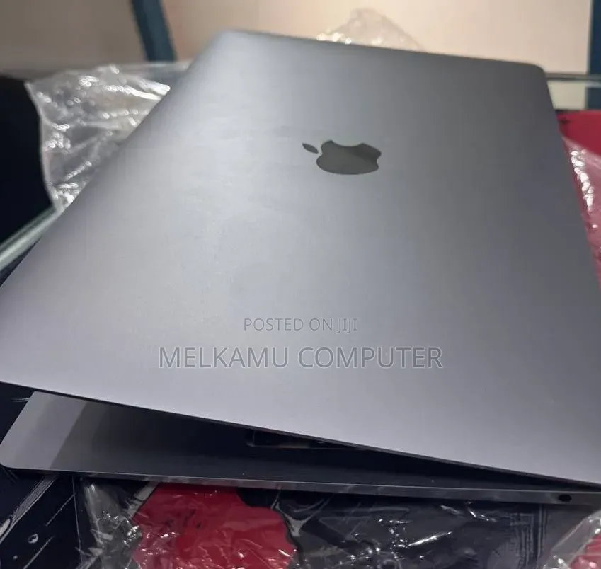 New Laptop Apple MacBook Air 2020 M1 8GB Apple M1 SSD 256GB
