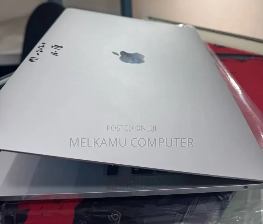 New Laptop Apple MacBook Air 2020 M1 8GB Apple M1 SSD 256GB