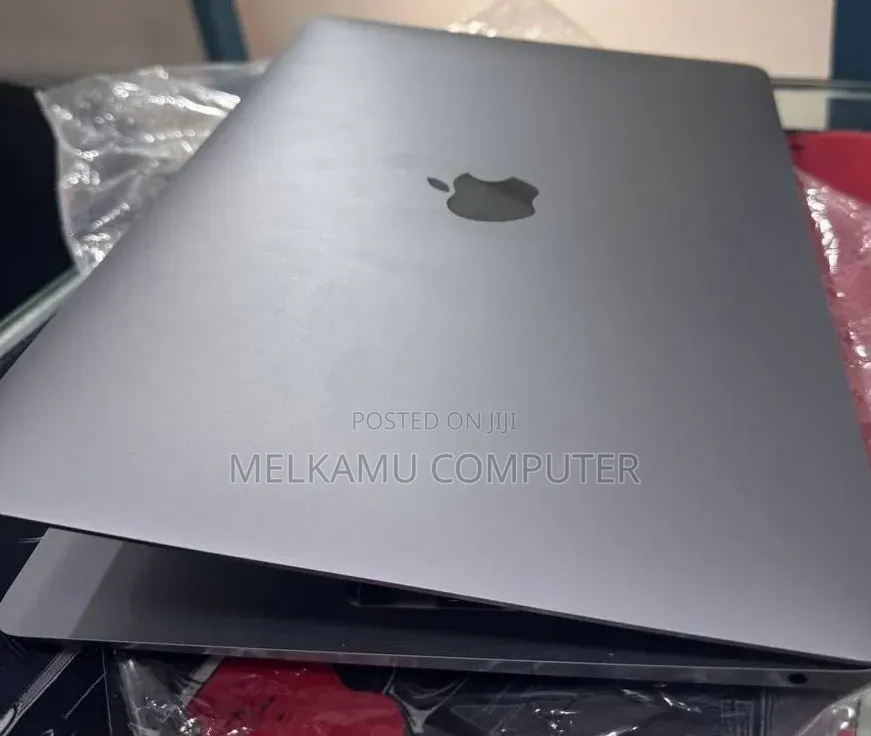 New Laptop Apple MacBook Air 2020 M1 8GB Apple M1 SSD 256GB