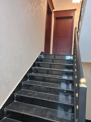 7bdrm House in አአ, Bole for Sale