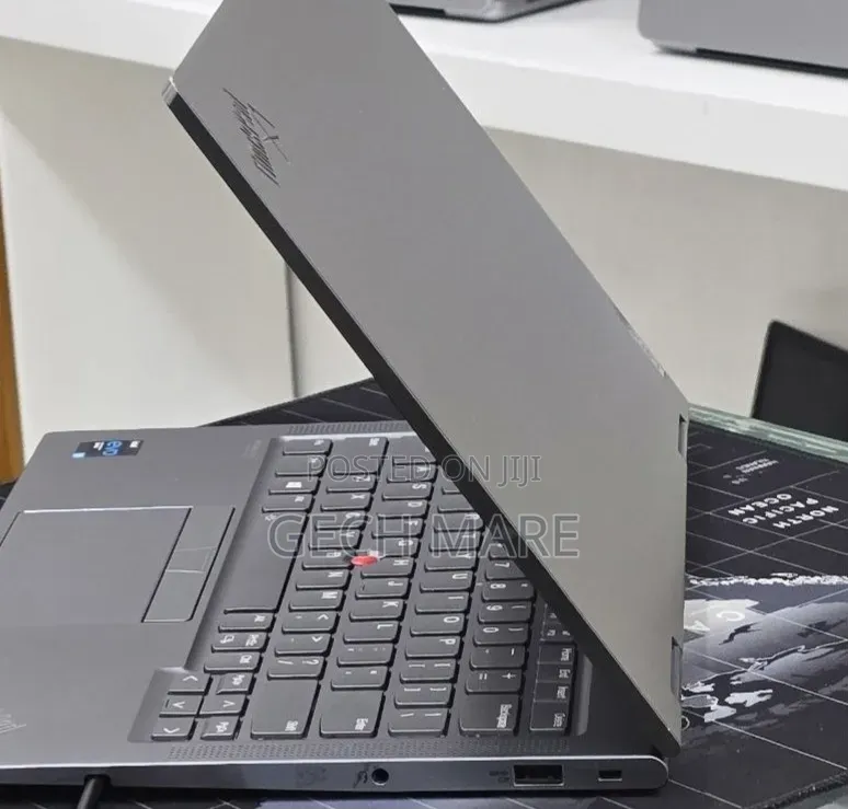New Laptop Lenovo Yoga 7i 16GB Intel Core i5 SSD 512GB