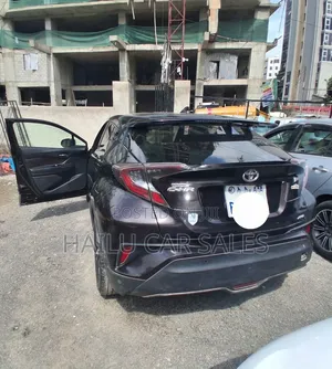 Toyota C-HR 2020 Green