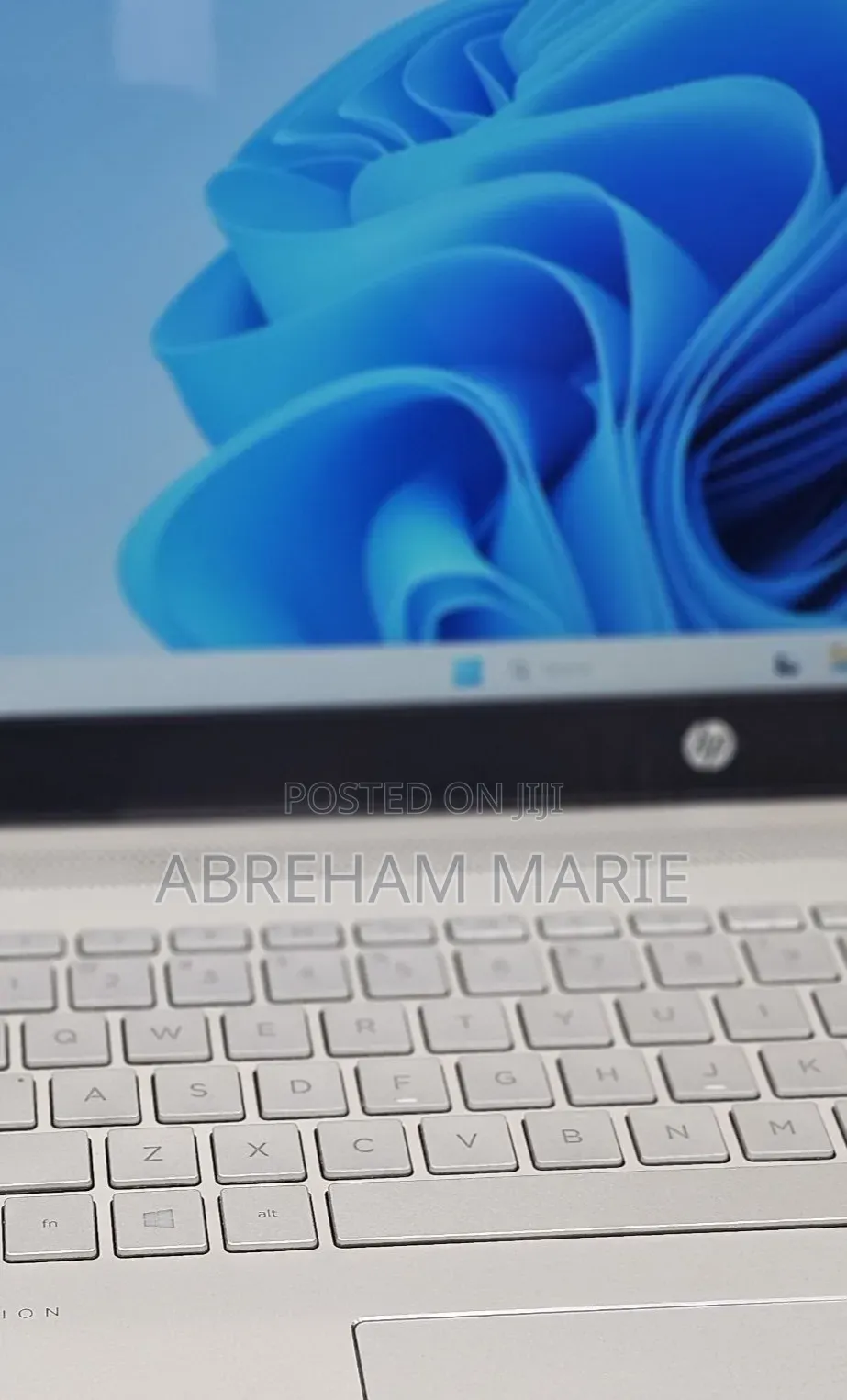 New Laptop HP Pavilion 15 8GB Intel Core i5 HDD 1T