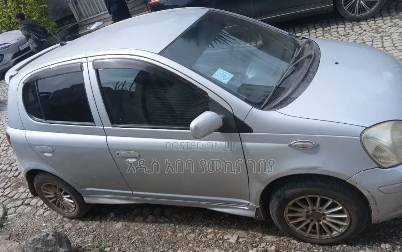 New Toyota Vitz 1.0 FWD 3dr 2004 Silver