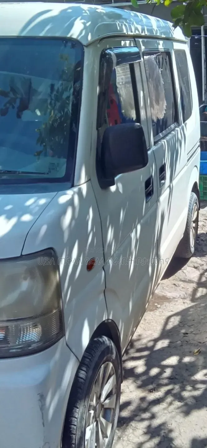 Suzuki Every Wagon 2012 White