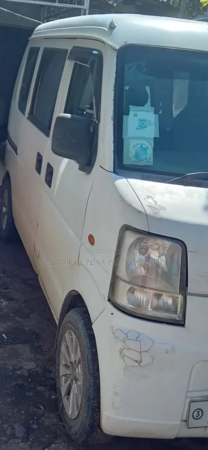 Suzuki Every Wagon 2012 White