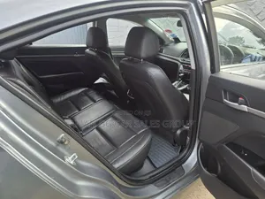 Hyundai Avante 2017 Gray