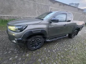 Toyota Hilux 2021 Gray