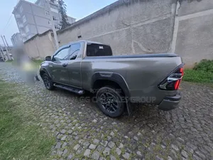 Toyota Hilux 2021 Gray