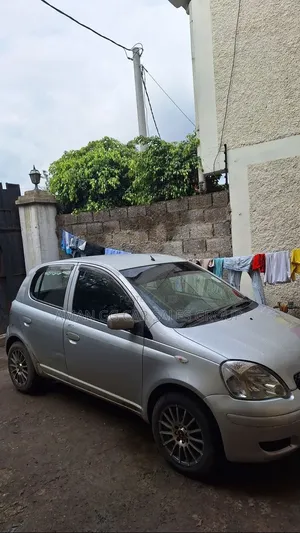 Toyota Vitz 2003 Silver