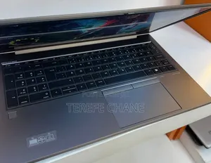 New Laptop HP ZBook Firefly G8 16GB Intel Core i7 SSD 512GB