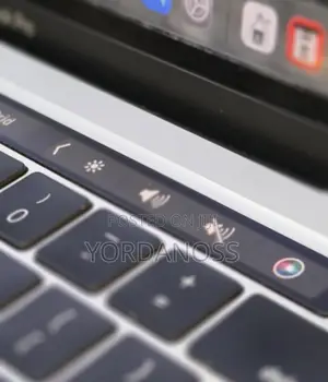 New Laptop Apple MacBook 2020 32GB Intel Core i7 SSD 512GB