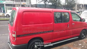 Toyota HiAce 2011 Red