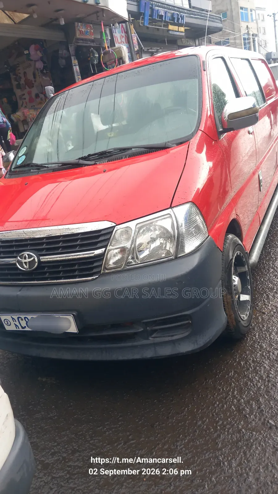 Toyota HiAce 2011 Red