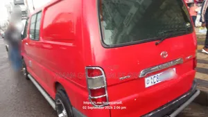 Toyota HiAce 2011 Red