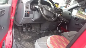 Toyota HiAce 2011 Red