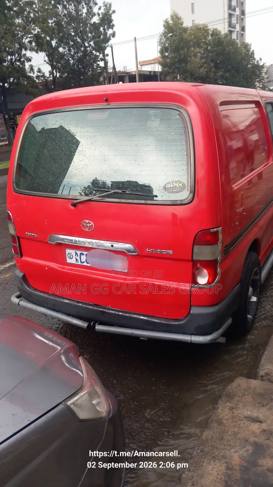 Toyota HiAce 2011 Red