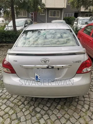 Toyota Yaris 2010 Silver