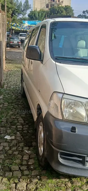 Toyota HiAce 2011 White