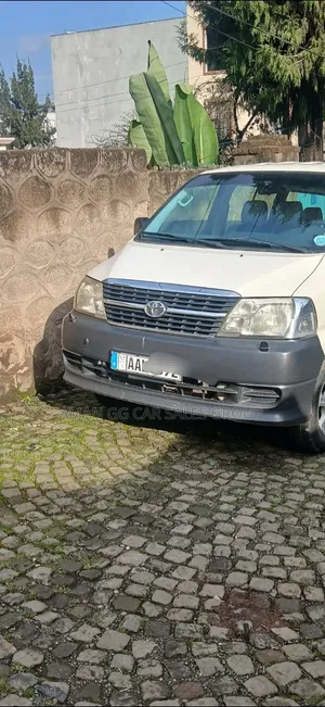 Toyota HiAce 2011 White