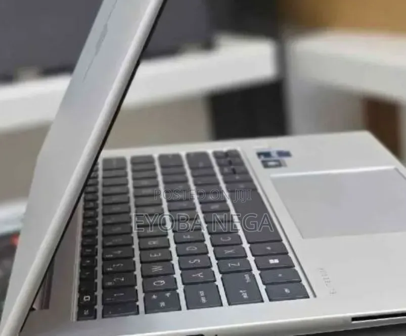New Laptop HP EliteBook 830 G9 16GB Intel Core i5 SSD 512GB